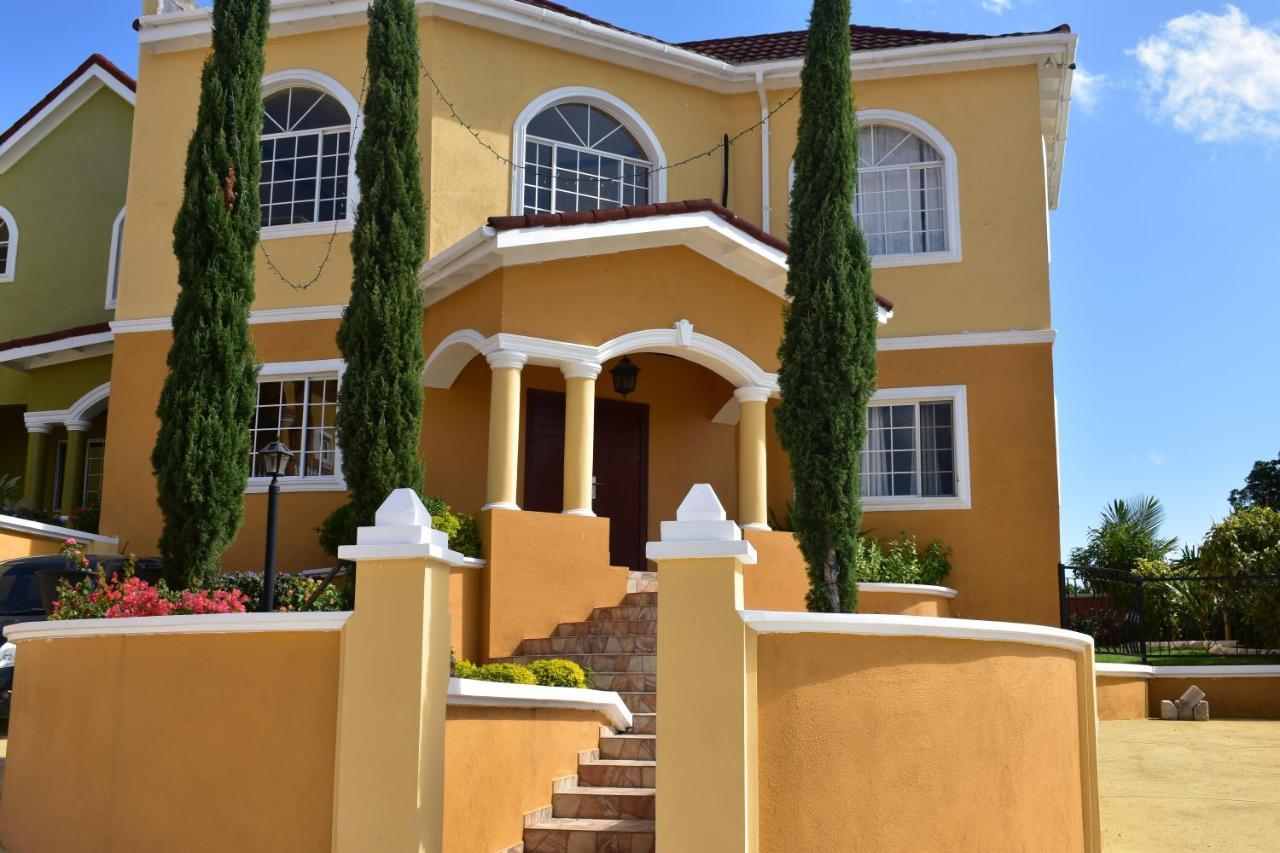 Mobay Vacation Village Montego Bay Exterior photo